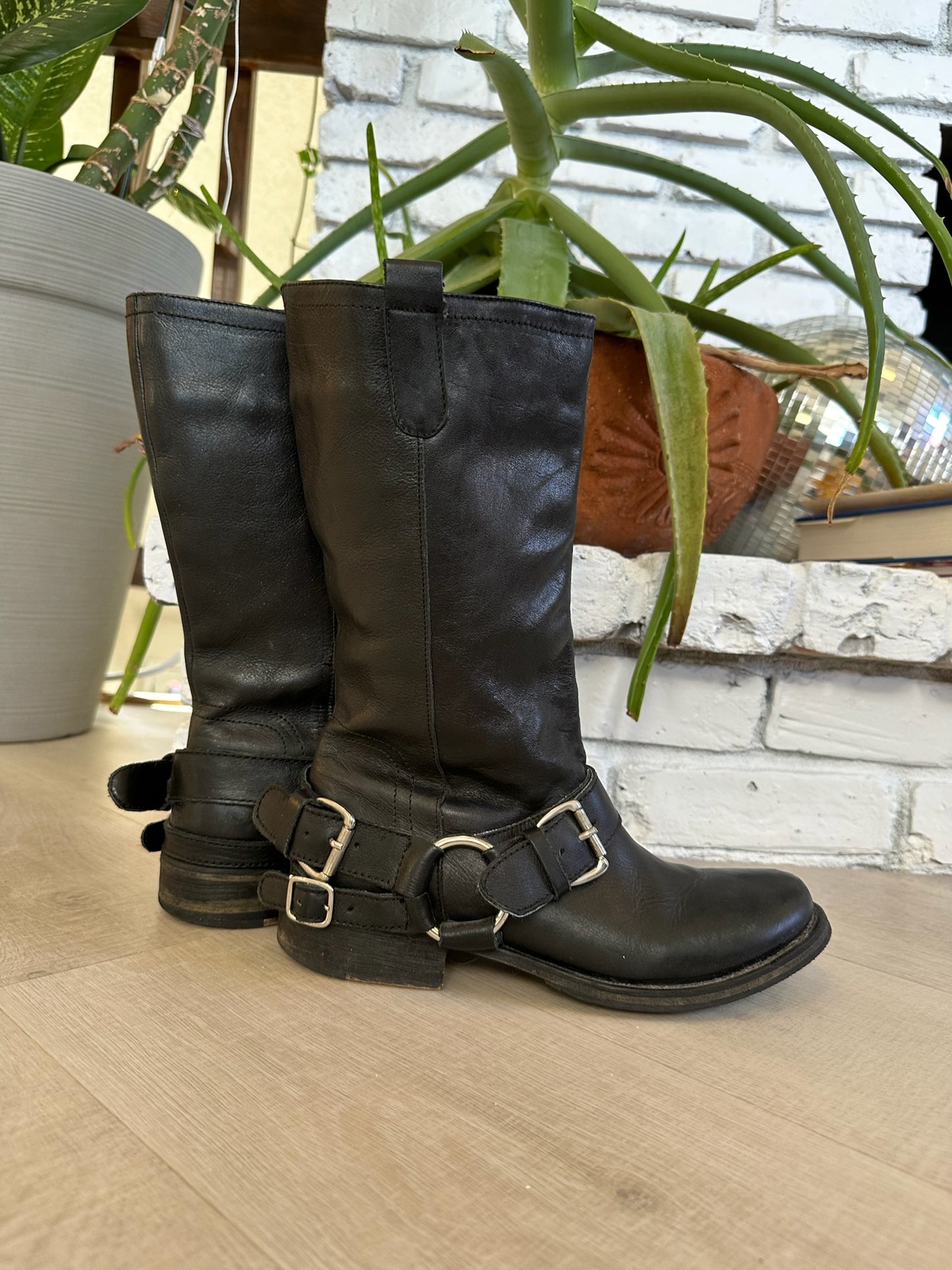 The Yvonne Black Leather Boots