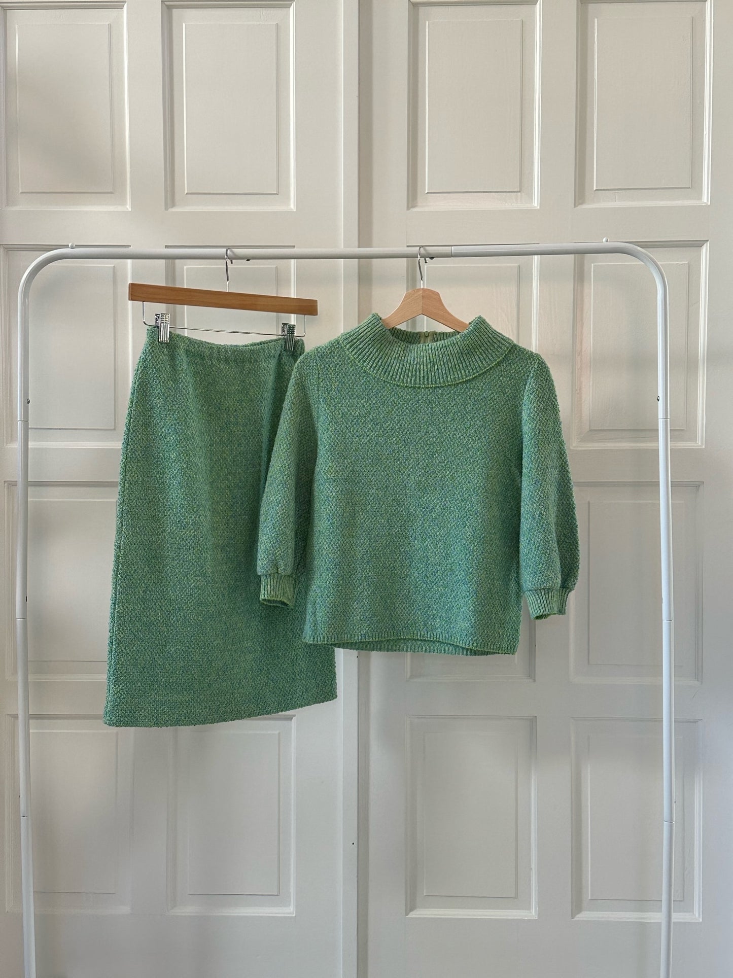 Goldworm Knit Set