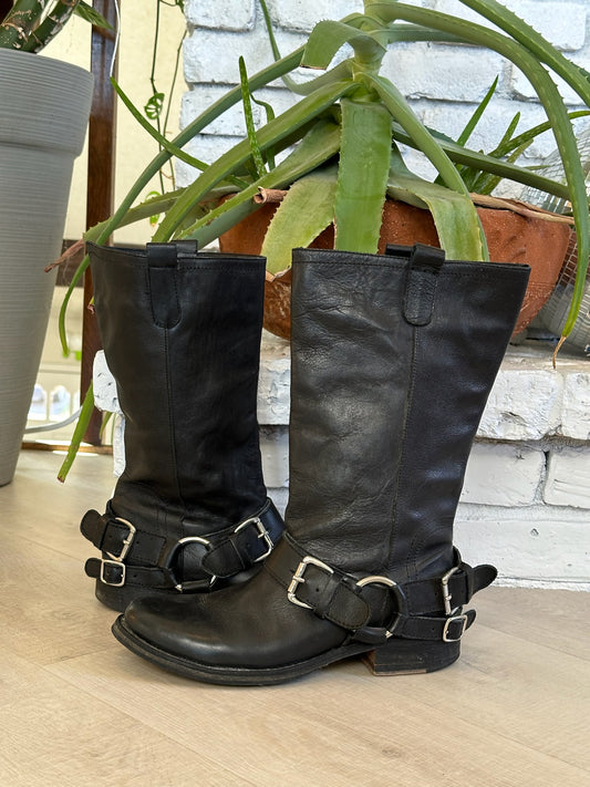 The Yvonne Black Leather Boots