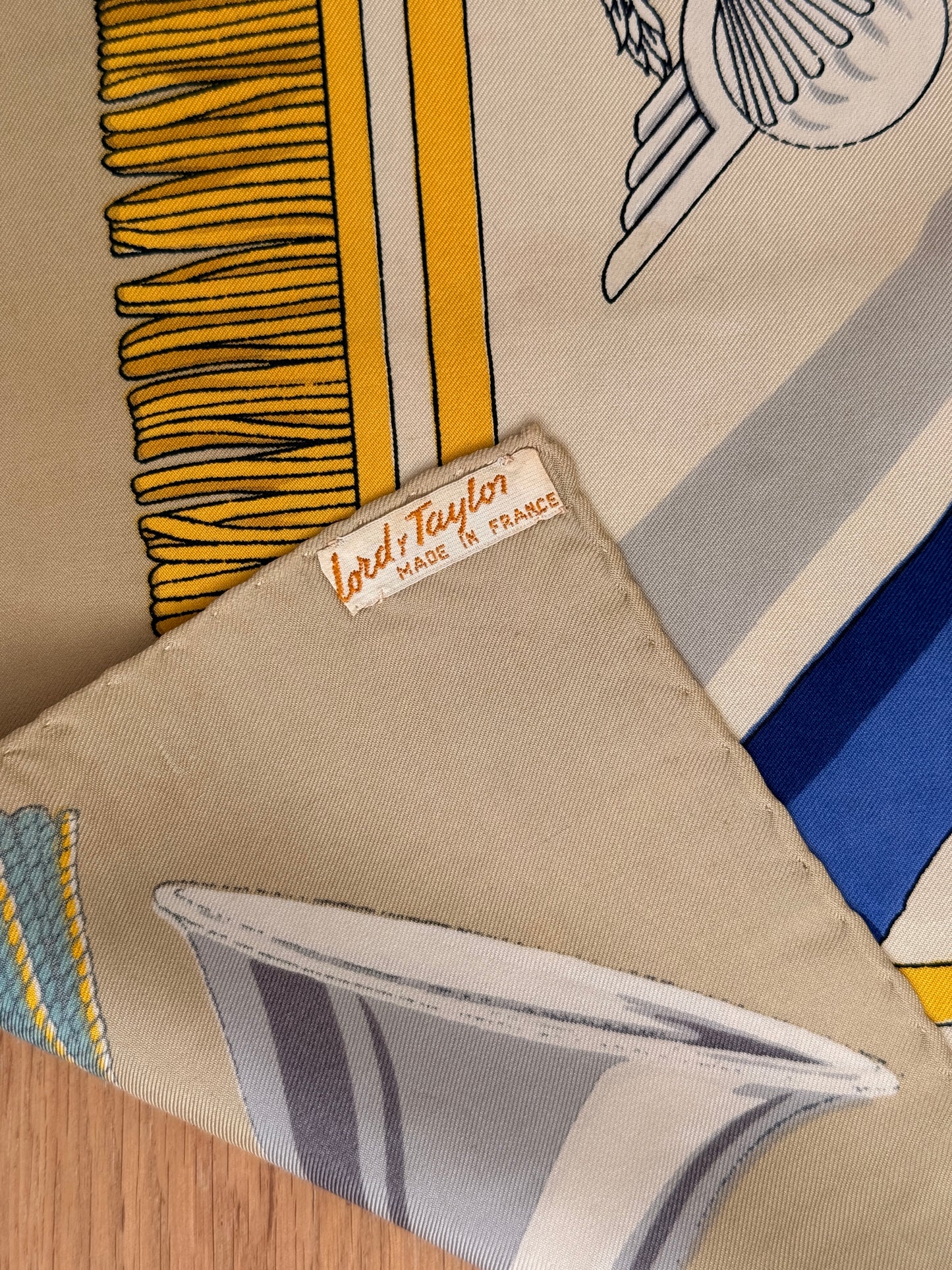 Hermès "À la Gloire des bataillons de chasseurs" by Hugo Grygkar Silk Scarf